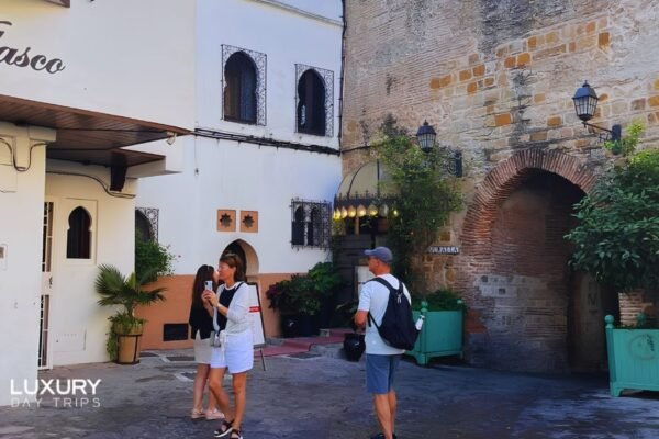 From Marbella: Luxury 2-Day Trip to Tangier & Chefchaouen
